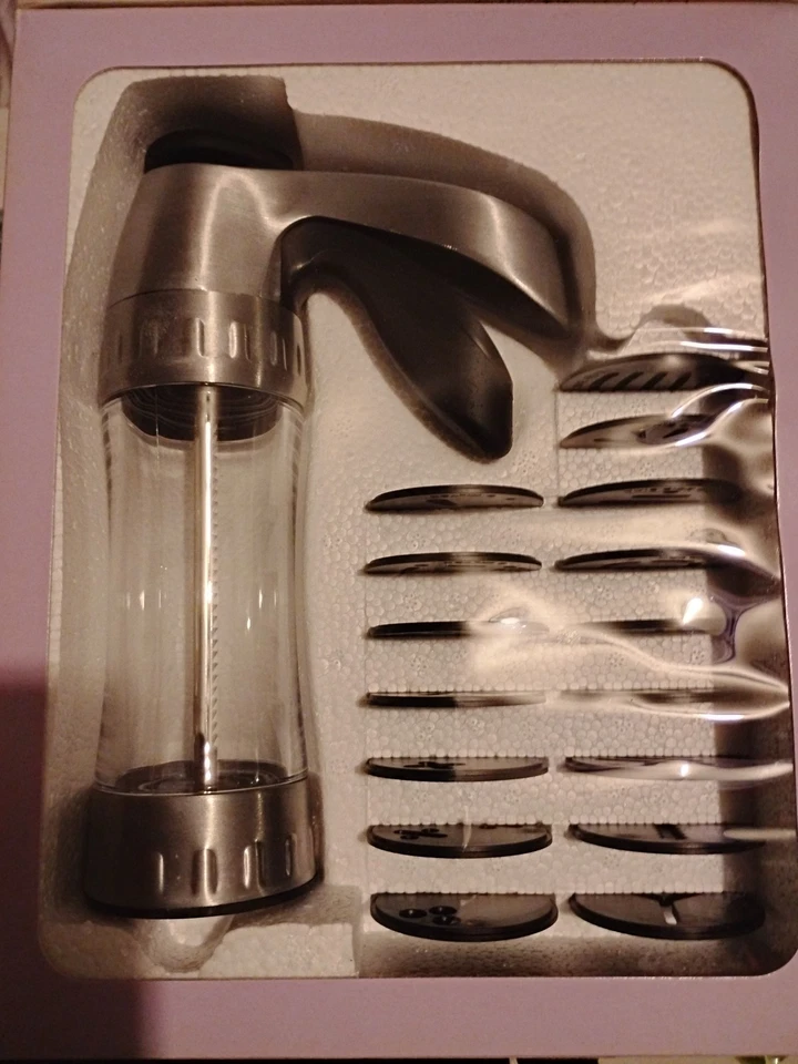 Prensa de Galletas Wilton Cookie Pro Ultra II Juego Completo 12 y 4 Bonus Nuevo en Caja Foto 2 de 4