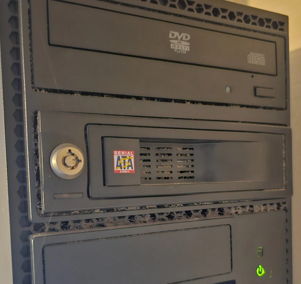 Lenovo ThinkServer TS140 i3-4130 3.4GHz - 24GB - 3 HD BAY /NO HD INCLUDED - Image 2 of 4