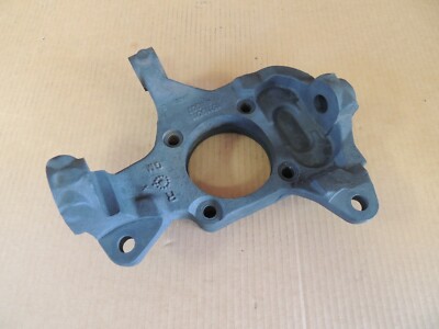 2001-2013 Chevrolet GMC 2500 LH FRONT STEERING KNUCKLE SPINDLE