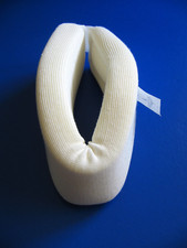 Curad Cervical Neck Collar Firm Foam Medline Size SMALL ORT13200S Very GUC