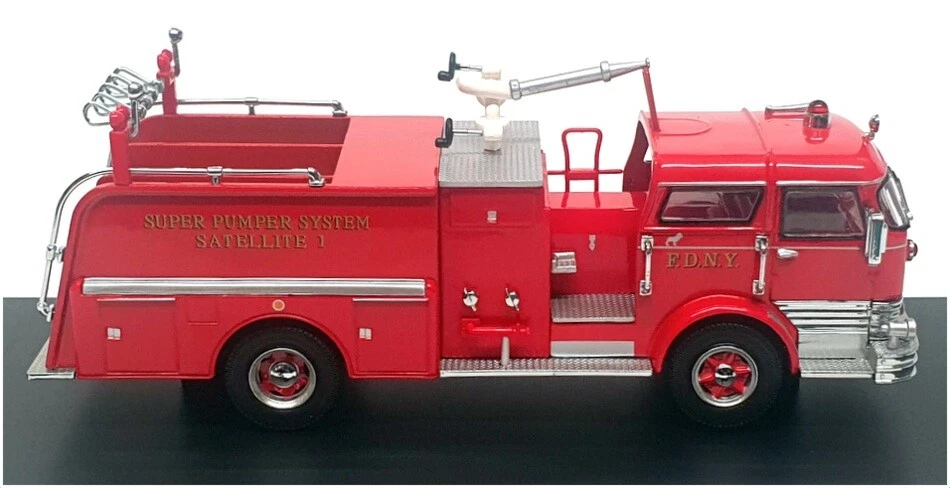 Code 3 Collectibles 1/64 Scale 12542 - Mack C Satellite 1 Fire Engine - FDNY - Bild 3 von 4
