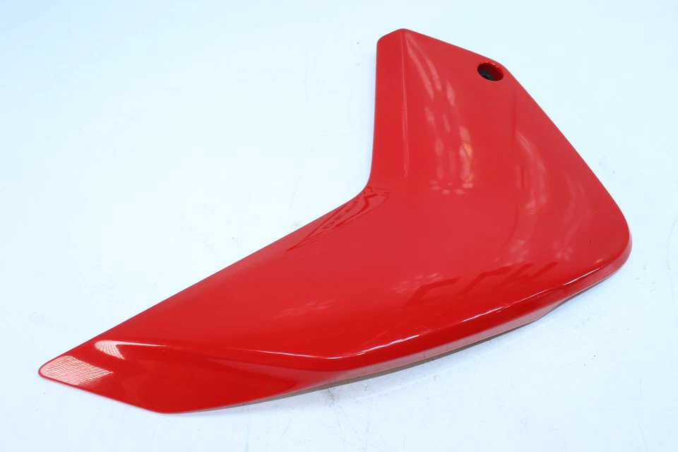 Ducati Multistrada 1200 S Touring 2011 carenado lateral derecho rojo 48032902A Foto 2 de 4