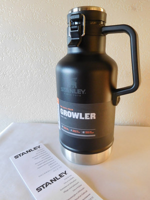 New Stanley Classic Easy Pour Growler~ 64 oz ~1.9L ~ Black Insulated Bottle