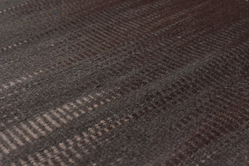 Vintage Hand Woven Traditional Kilim Rug 4'11" x 8'0" Oriental Wool Carpet - Image 2 of 2