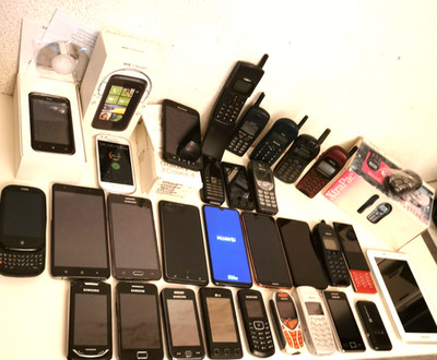 Smartphone Handy Tablet Konvolut Samsung Nokia HTC Huawei LG Teildefekt Händler