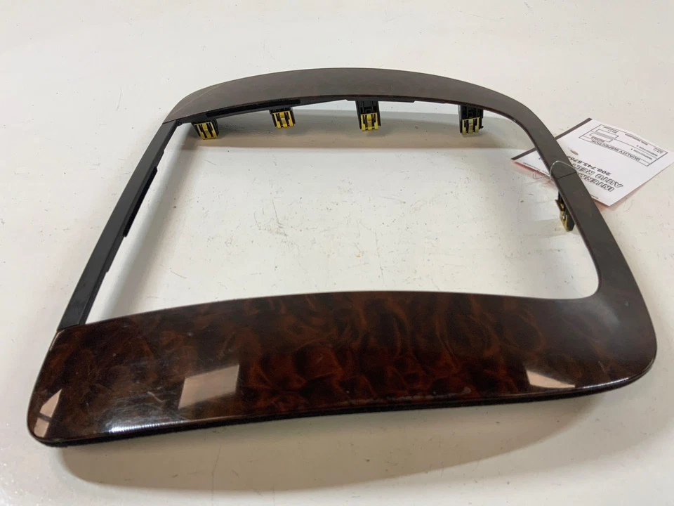 2008 GMC Yukon Radio Front Dash Woodgrain Trim Panel OEM 15247458 Foto 3 de 4