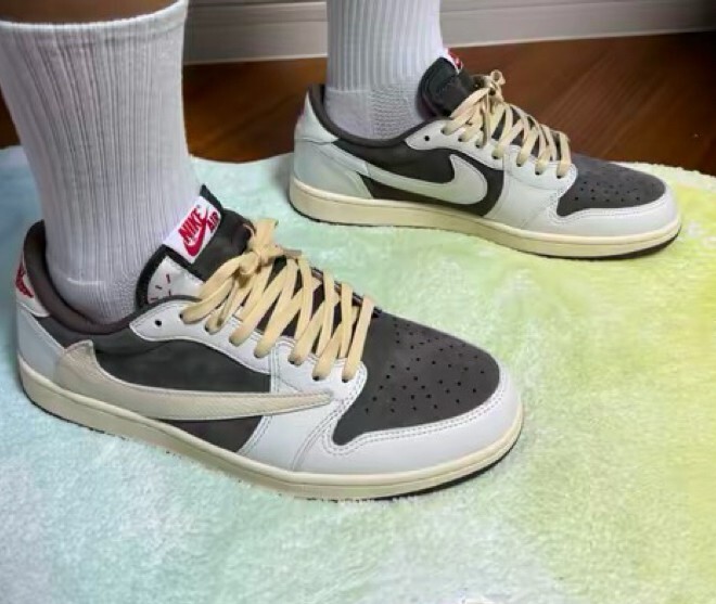 靴 TravisScott AirJordan1 Low Reverse Mocha travis-scott-x-air-jordan-1-