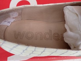 WONDERS WOMEN'S  BORDELLE - WHITE CROC - SIZE 41 - EXCELLENT USED COND.