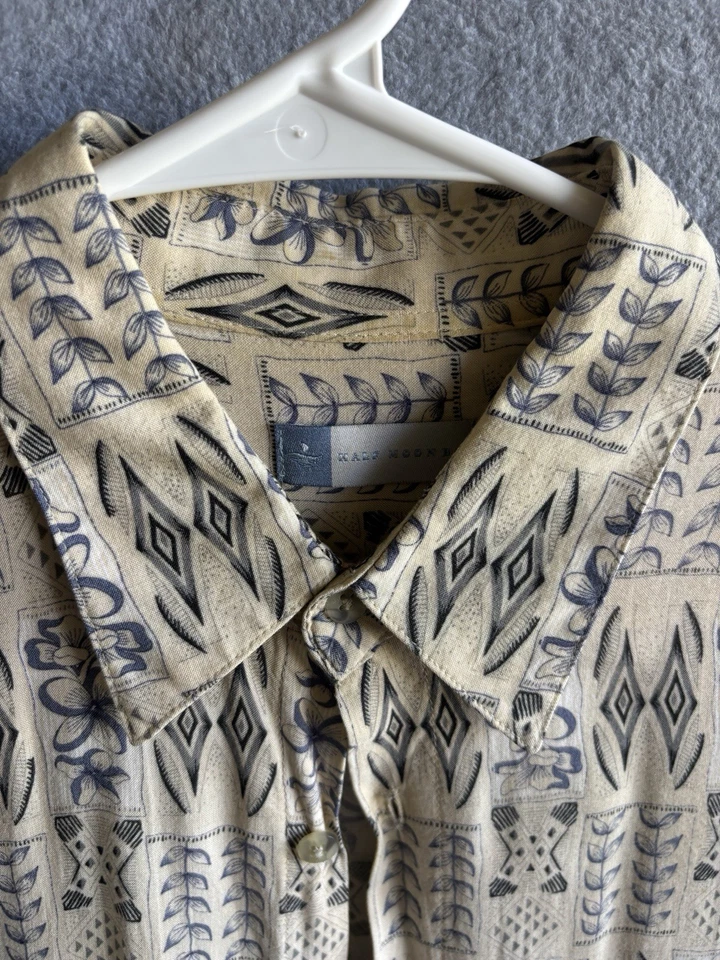 Half Moon Bay Size Medium Men's Shirt Silk Hawaiian Shirt Button Up Casual Short - Image 2 of 4