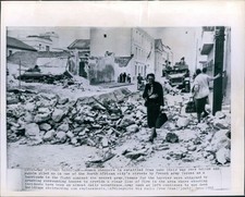 1962 Women Shoppers Oran Rubble French Army Barricade Algeria War 8X10 Photo