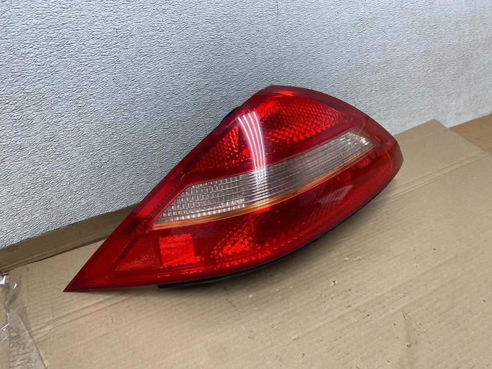 2003 2004 2005 Honda Accord Coupe Left Driver LH Side Tail Light OEM U0684 DW - Image 3 of 4