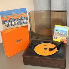 Walnut Bluetooth CD Player with Built in Speaker Enables Lossless Sound Quality