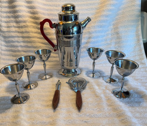 Art Deco Chrome Cocktail Shaker with Red Bakelite Handle with 6 Goblits