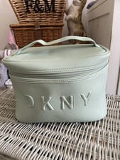 DKNY Donna Karan Light Mint Green Makeup Case Vanity Travel Bag. Great Used Cond