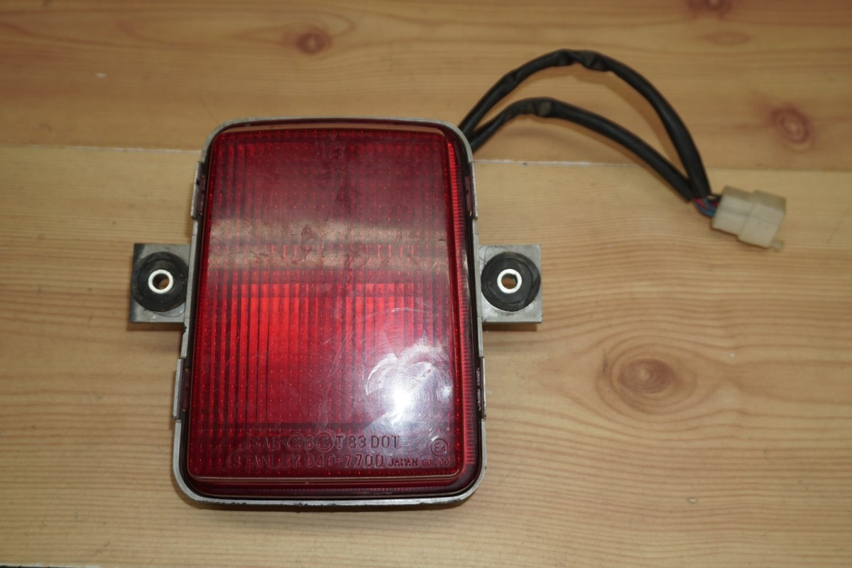 86-87 Kawasaki ZX1000 ZX 1000 Ninja 1000R Rear Tail Light 23025