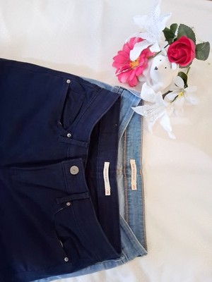 Women s Levi 535 Super Skinny Size 29 + Mid Rise Skinny size 28 Bundle