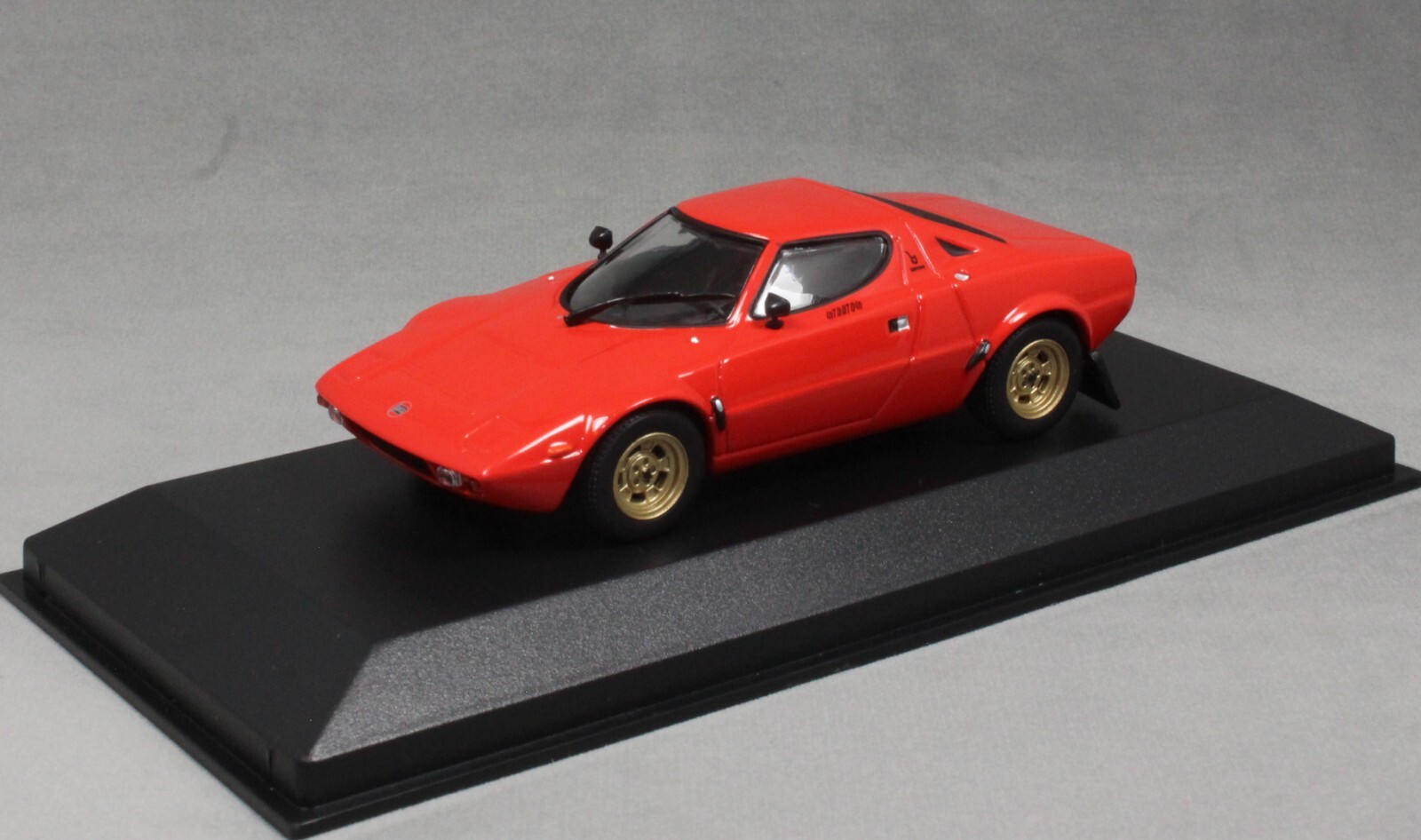 Minichamps Maxichamps Lancia Stratos in Red 1974 940125020 1/43 NEW