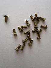 BRASS OVAL HEAD SLOTTED MACHINE SCREWS. 10/24 x 1/2”  18 PCS. NEW