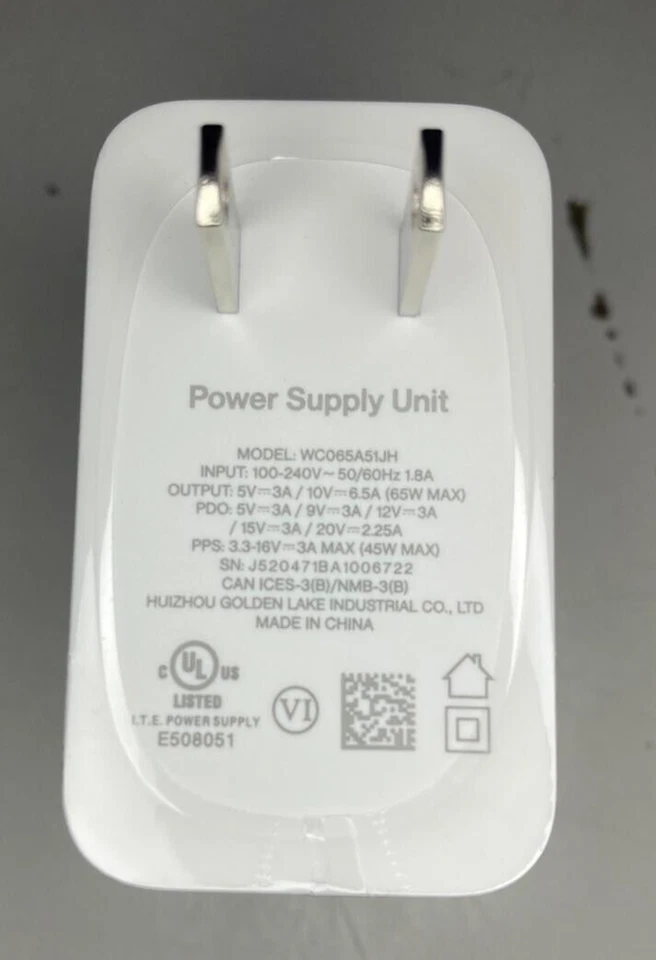 OnePlus Warp wall Charger and Cable, 65W Warp Charger with USB-C to USB-C Cable - Image 4 of 4