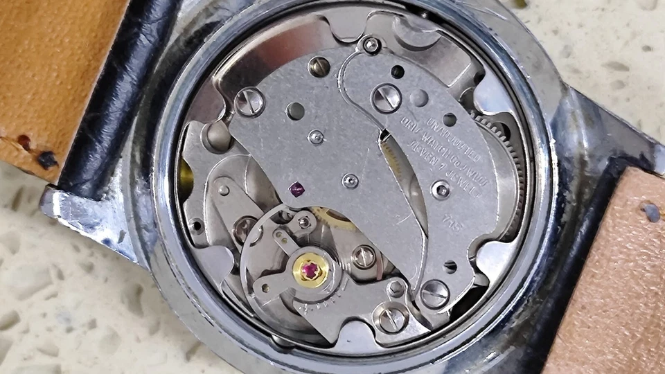 ery Raer Vintage ORIS  Cal715 Green Dial Working - Image 4 of 4