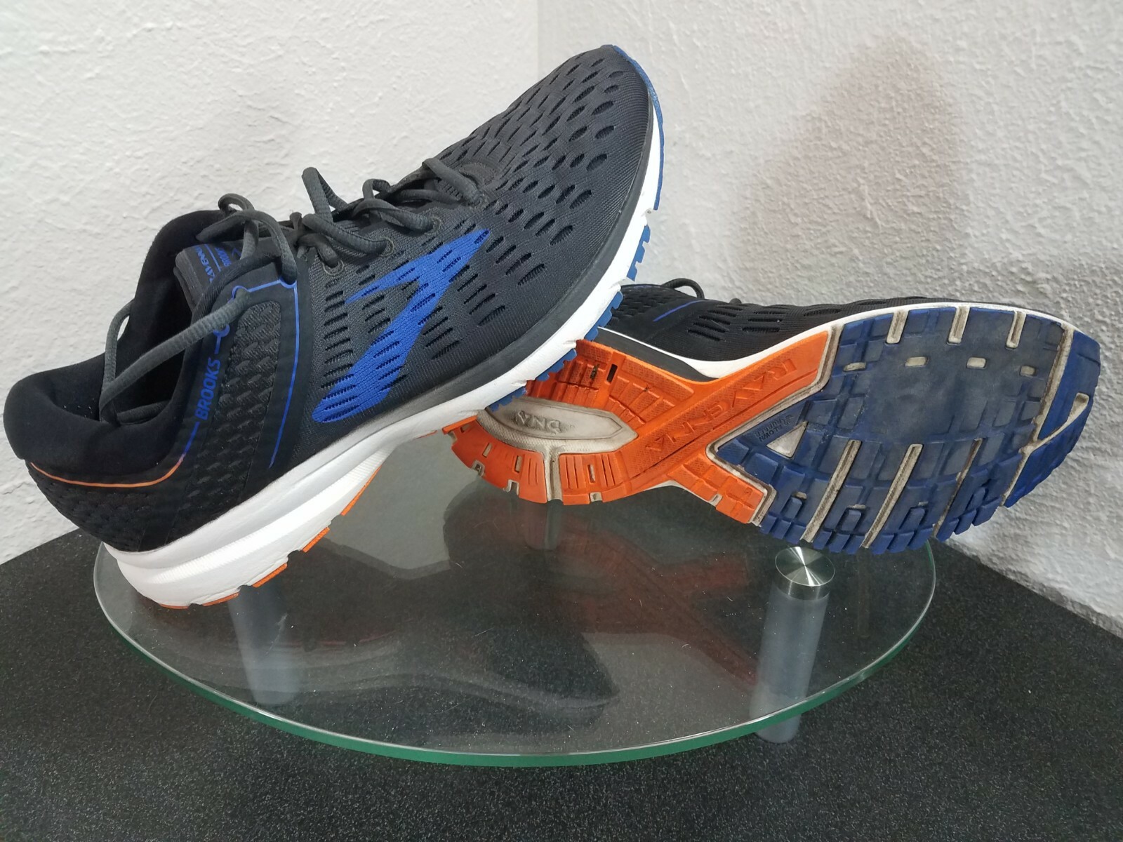 brooks ravenna 9 orange