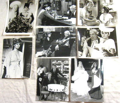 RAQUEL WELCH - 8 Pressefotos Press Photos - Myra Breckinridge Lady in Zement