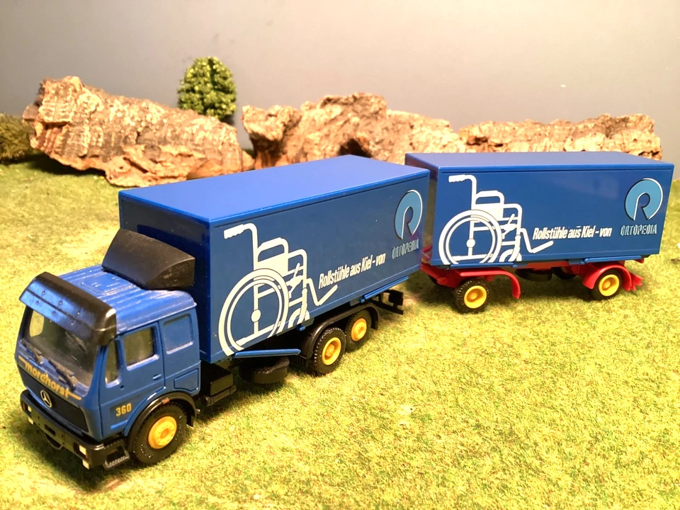 Herpa LKW Wechselbrücke Rollstühle aus Kiel Mercedes Zugmaschine 1:87 H0 - Bild 2 von 3