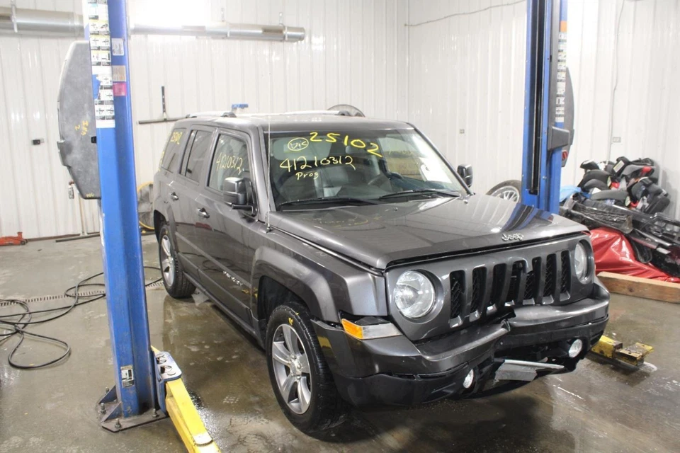 2016 Jeep Patriot Rear Second Row Seat Assembly Black Leather Used 74000 Mi Foto 3 de 4