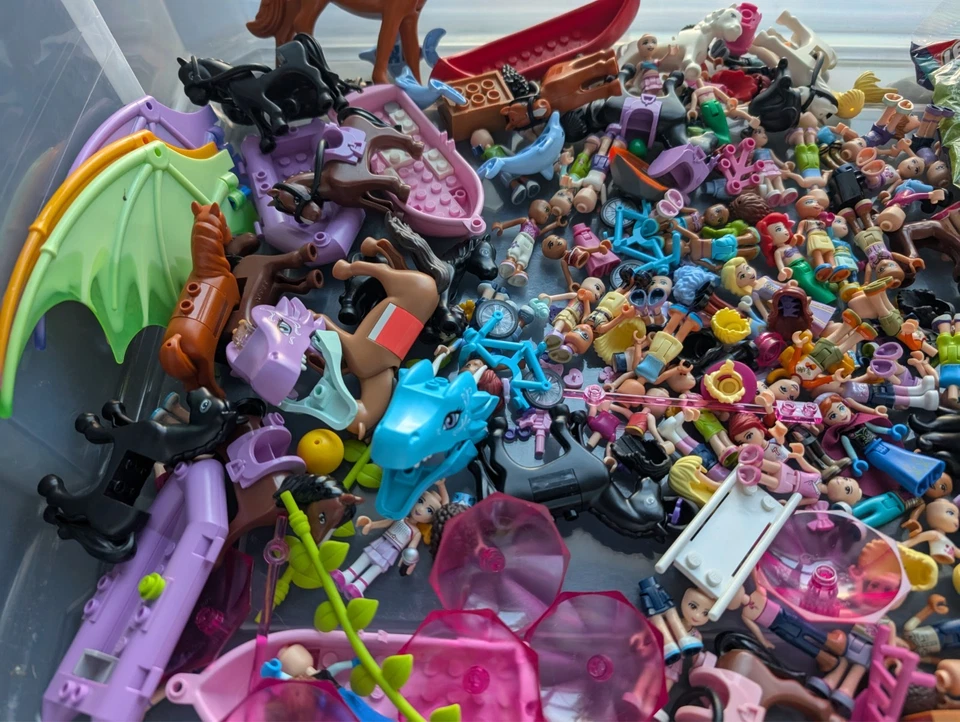 LEGO FRIENDS MINIFIGURES + Accessories -  Bulk Lot pounds [ 1.8 LB] - Image 2 of 4