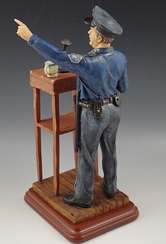 VANMARK MORNING BRIEFING BLUE HATS BRAVERY FIGURINE L.E.1/2372 POLICE DEPARTMENT - Picture 3 of 7