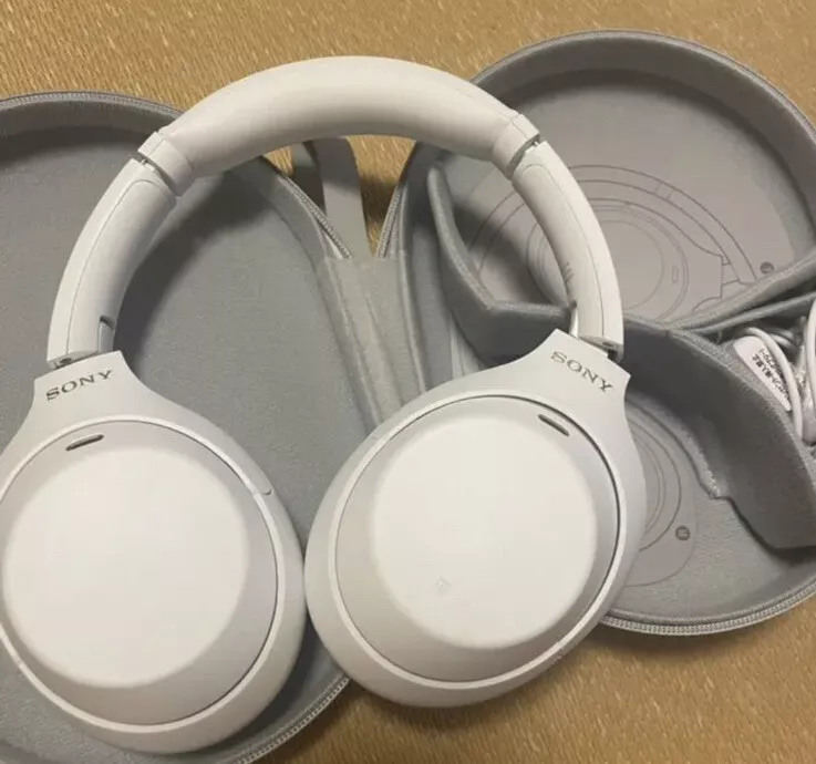 SONY WH-1000XM4 Bluetooth wireless Headphones Silent White Limited Edition  Rare