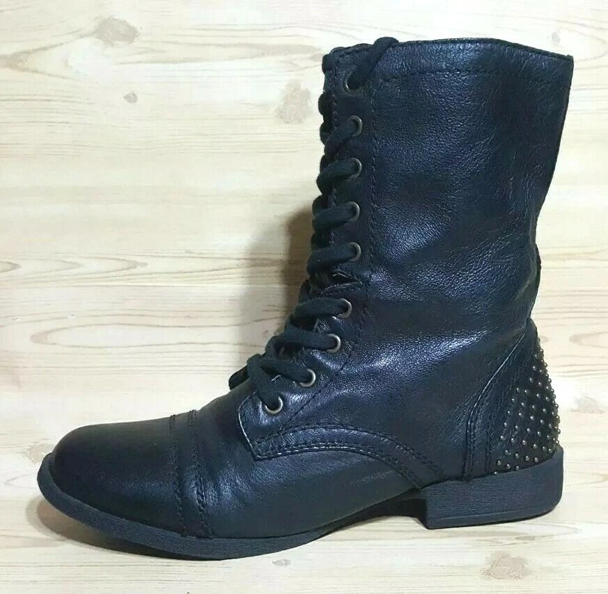 Botas de mujer Shoemint de cuero negro con cremallera con tachuelas talla 8,5 M Foto 3 de 4