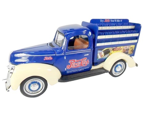 MCG 1/18 1976 Jeep CJ-7 Golden Eagle 239487 | eBay