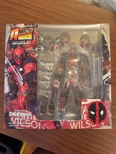 Increíble Figura Yamaguchi Kaiyodo Revoltech Marvel Deadpool Ver 2.0 Nueva