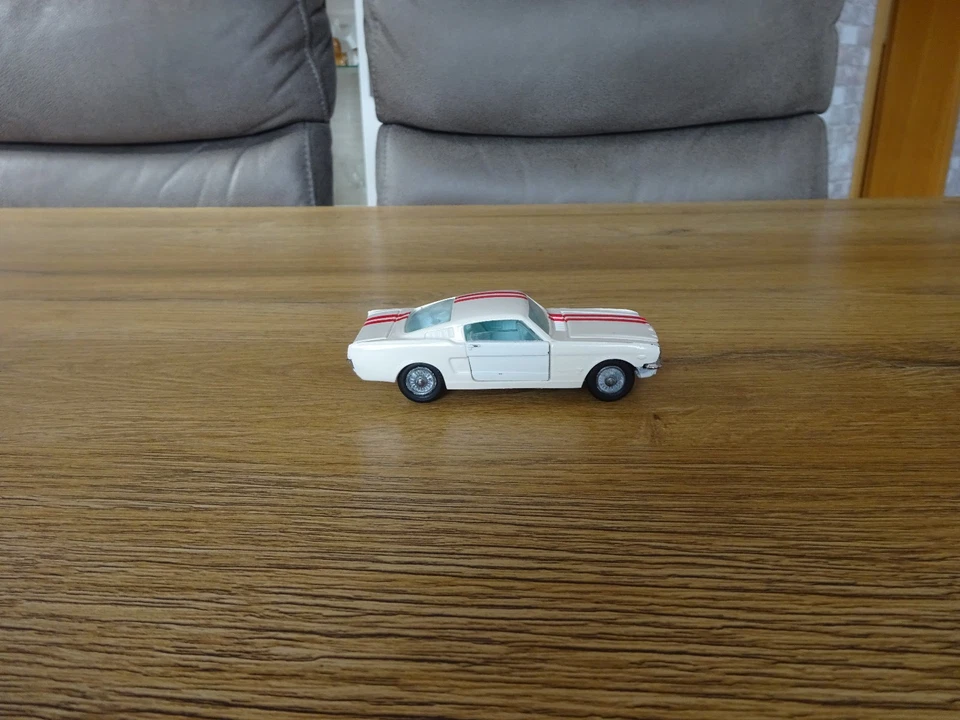 Corgi Toys 325 Ford Mustang Competition 60er Jahre Corgi Rarität, no Dinky Toys - Bild 2 von 4