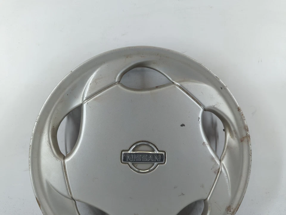 Оригинальный центральный колпак ступицы колеса 1994 Nissan Altima - Изображение 3 из 4