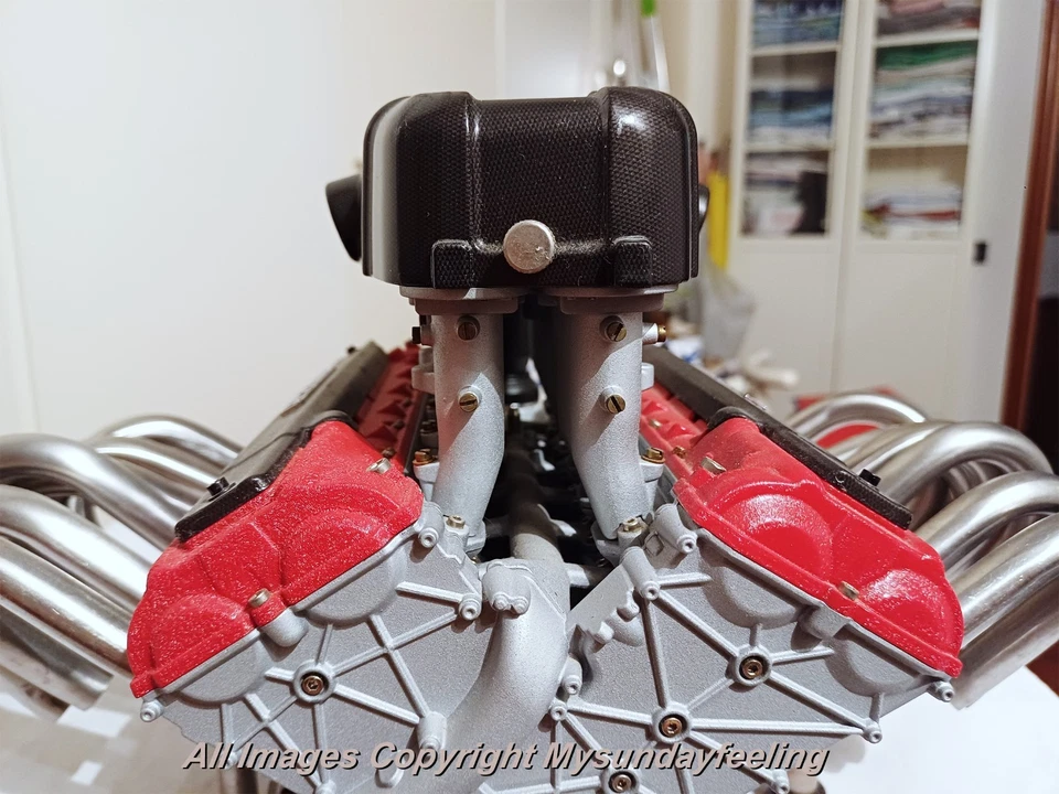 MOTORE FERRARI ENZO - SCALA I:4 De Agostini - Immagine 3 di 4