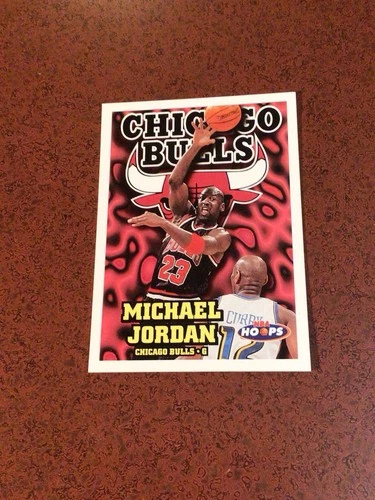 Michael Jordan  1997-98 NBA  Hoops  Card #220  Bulls HOF