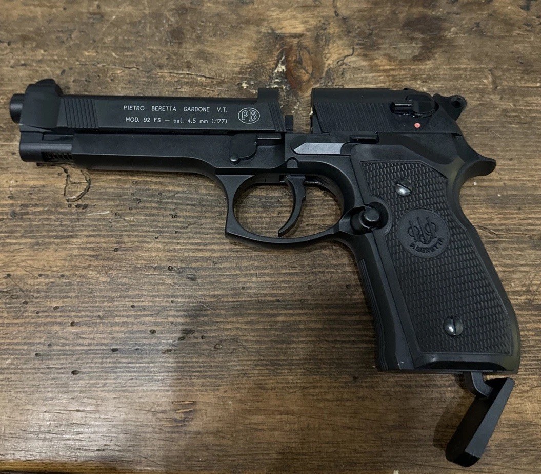 Beretta 92FS Full Metal CO2 .177 Caliber Pellet Pistol W/ Case And