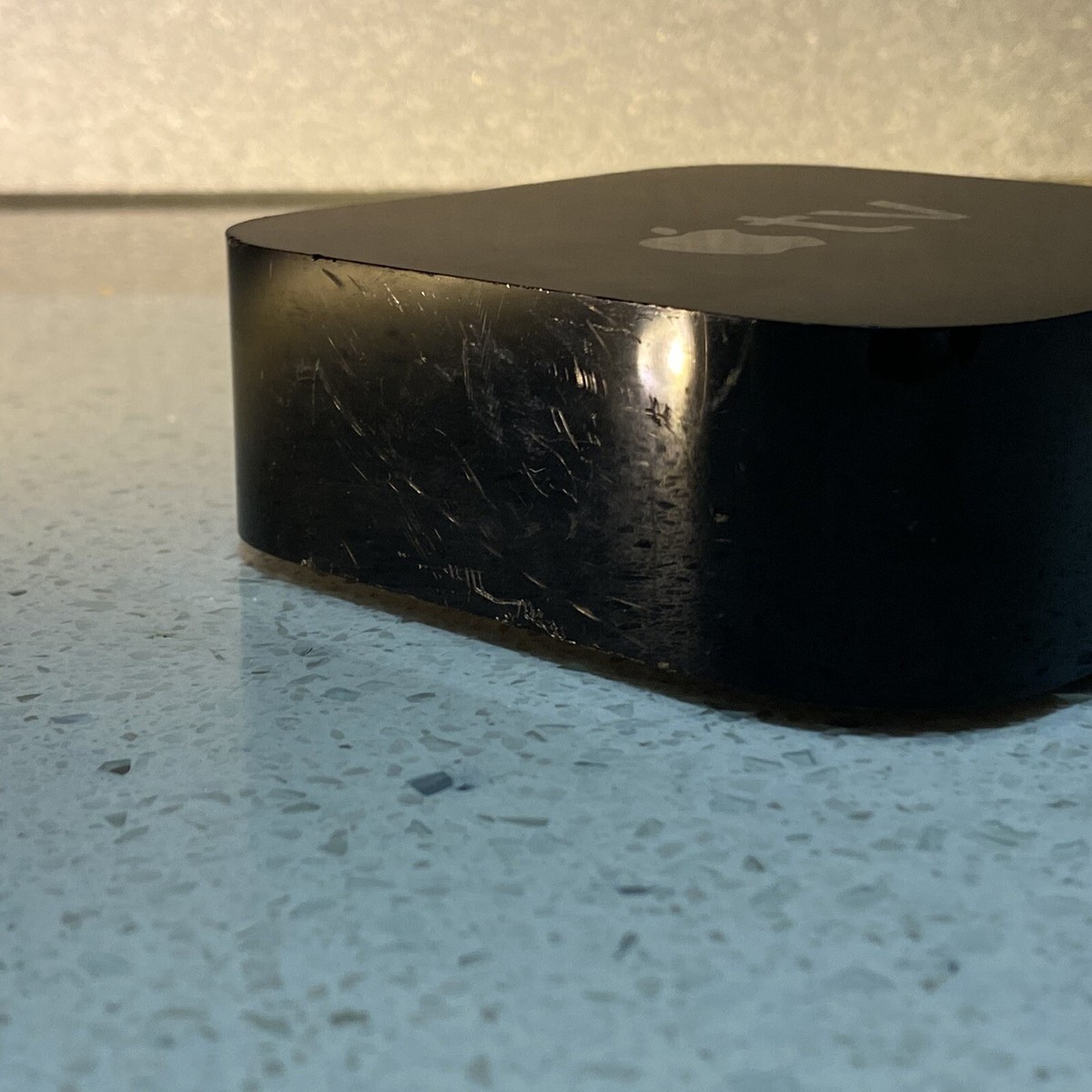 pokke　Apple TV Apple TV – 32GB (4th Generation) Black MGY52LL/A - Best Buy