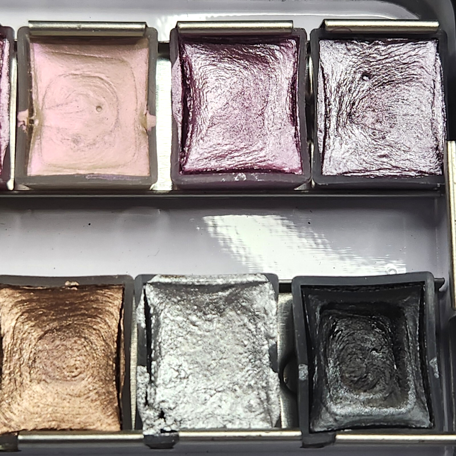 Arteza Metallic Watercolor Set 24 Colors Removeable Paint Cubes Built-in Palette