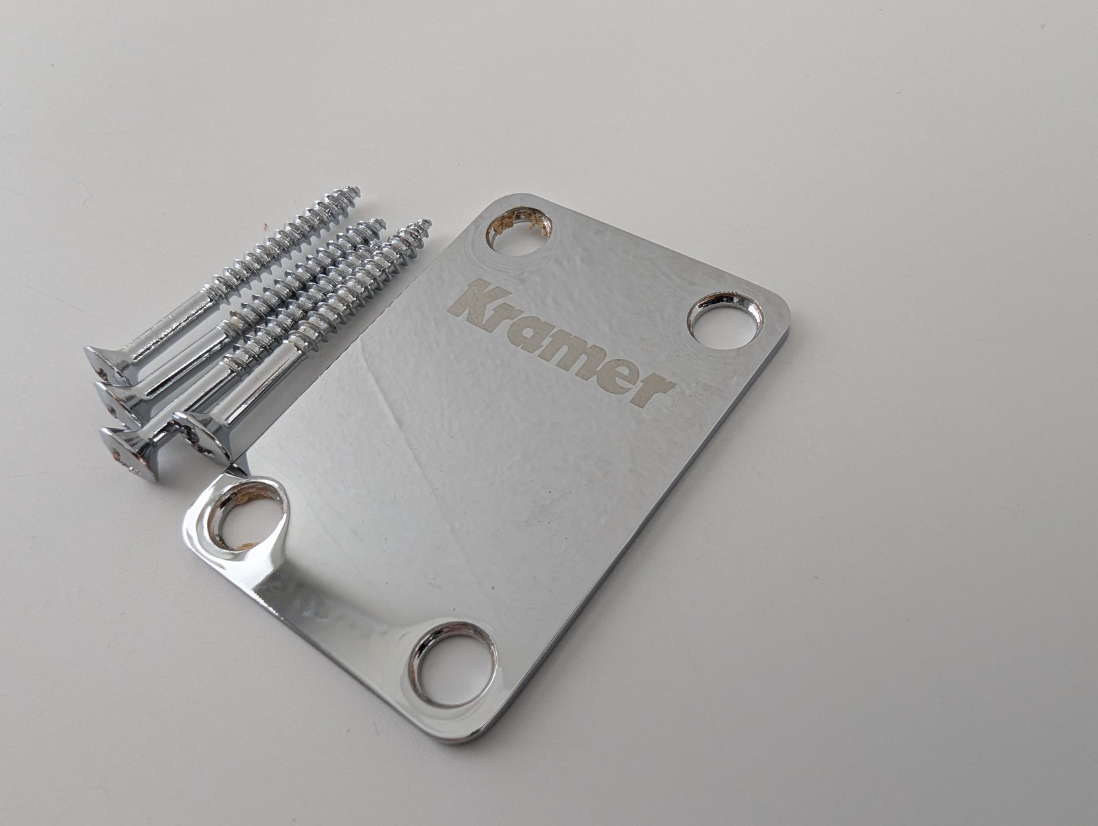 Kramer Logo Neck Plate Narrow Printed Logo