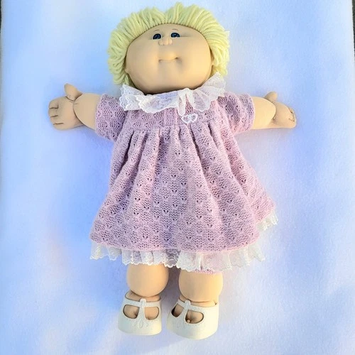 VTG 1982 Cabbage Patch Doll Coleco Girl Blond Hair Blue Eyes Girl Dress & Shoes