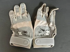 Brandon Winokur Twins Signed 2025 Game Used Batting Gloves Beckett Witness
