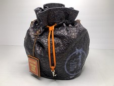 Borsa a tracolla Moschino a secchiello in pelle di ciottoli economica e chic P144