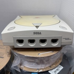 Sega Dreamcast Console Gaming System Only White HKT-3020 Some yellowing