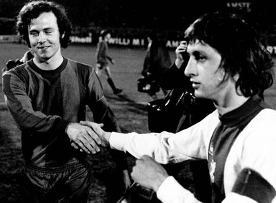Ajax Captain Johan Cruyff Shakes Hands With His Opposite 1973 Old Football Photo