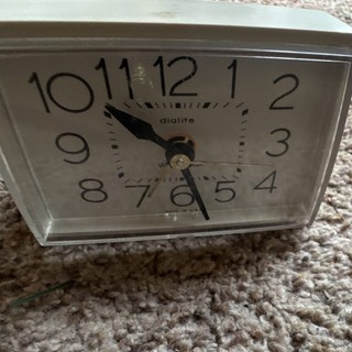 Westclox Bold II Dialite 22190 White Analog Plug In Quartz Alarm Clock