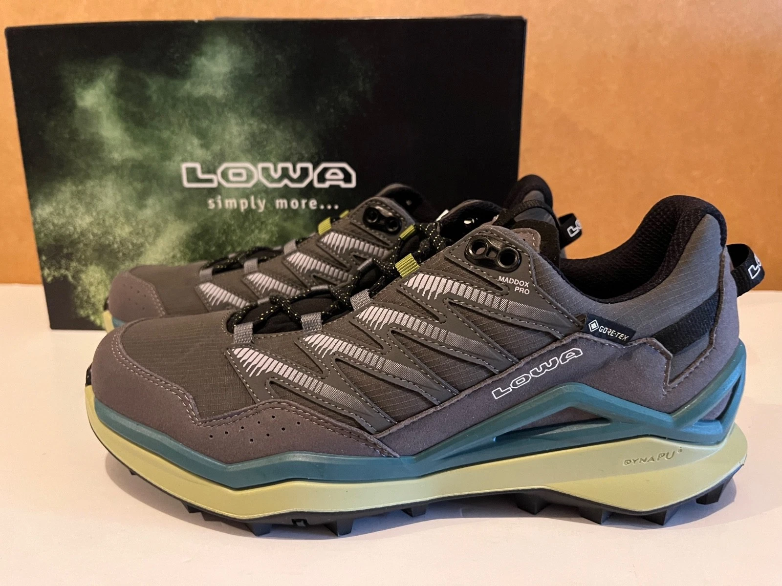 LOWA Maddox Pro GTX Lo Gore-Tex WATERPROOF Grey Fern 9 EU42 Trail Hiking Boots