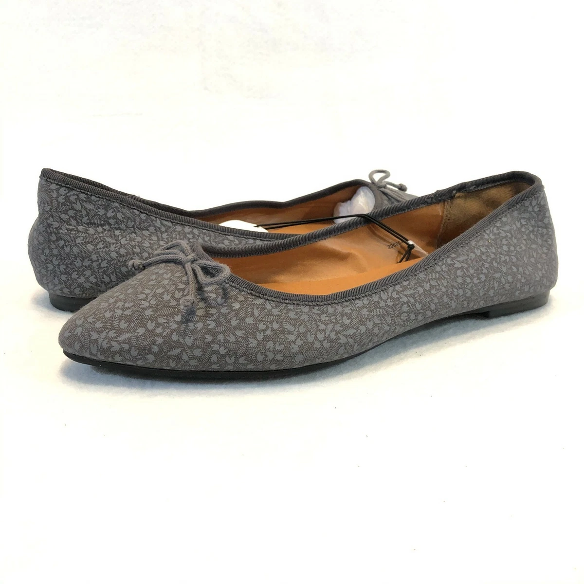 Gap pointed sale toe flats